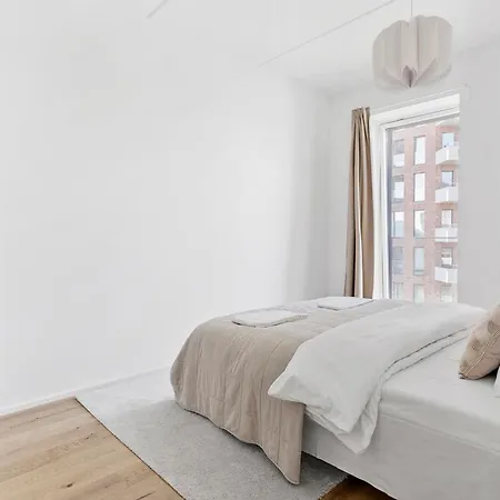 Daire Spacious Waterfront With Marina And Sea View Århus