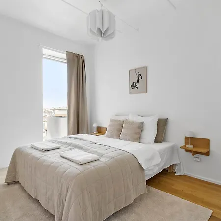 Spacious Waterfront With Marina And Sea View Daire