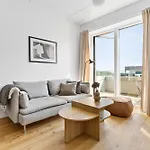 Spacious Waterfront With Marina And Sea View *