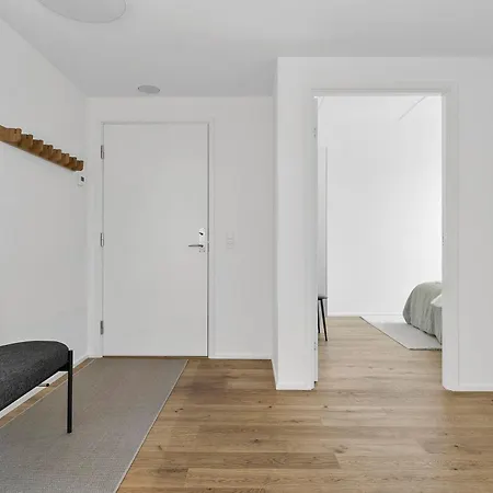 Spacious Waterfront With Marina And Sea View