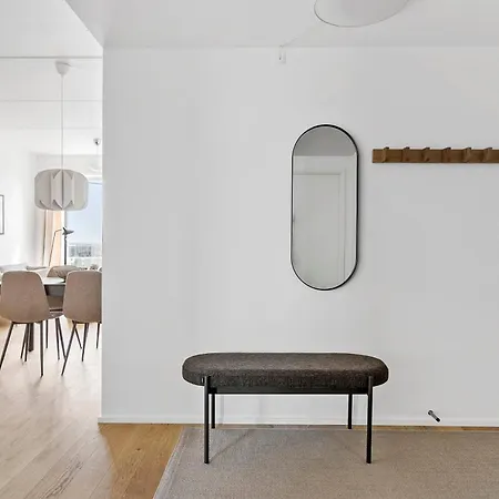 דירה Spacious Waterfront With Marina And Sea View