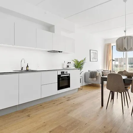 Spacious Waterfront With Marina And Sea View 公寓 *